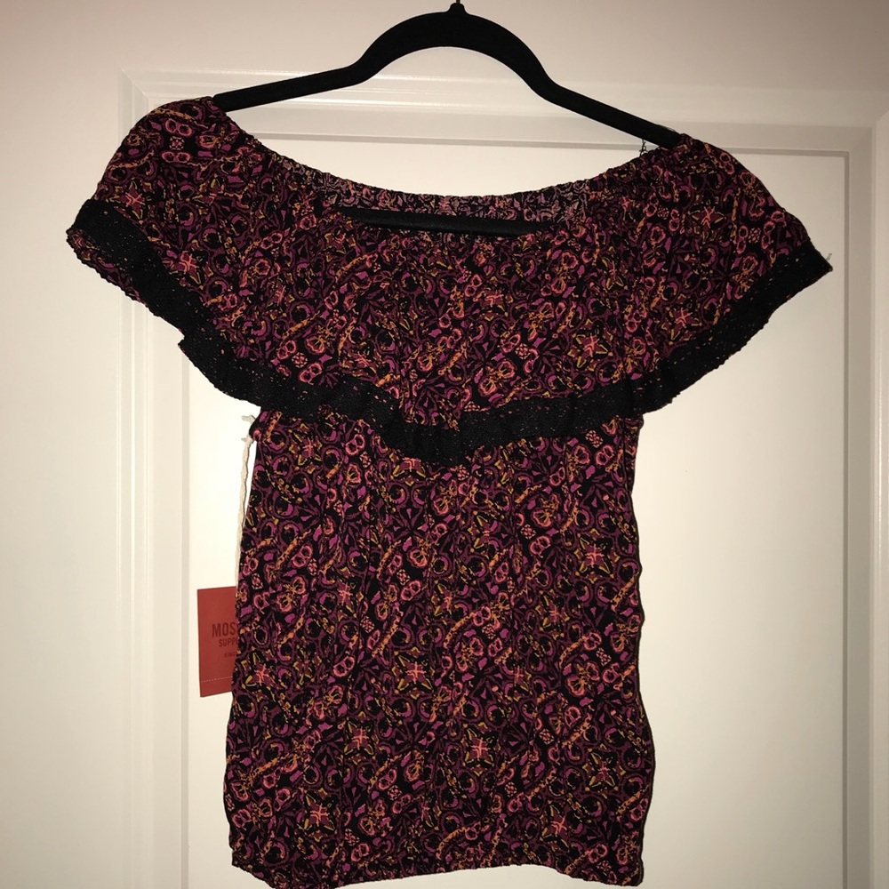 Ruffle patterned top